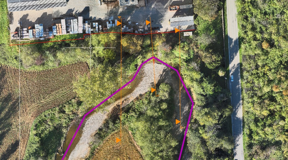 Planimetria con tracciamento delle linee di sezione sopra l’ortofoto